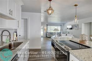 10 S Swinton Cir in Delray Beach, FL - Foto de edificio
