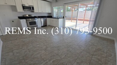 1422 Oakhorne Dr in Los Angeles, CA - Building Photo - Building Photo