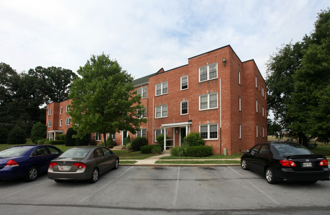 Dalamar Apartments in Gaithersburg, MD - Building Photo