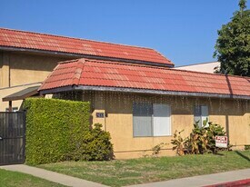 2433 E Garvey Ave N, Unit 2 in West Covina, CA - Building Photo