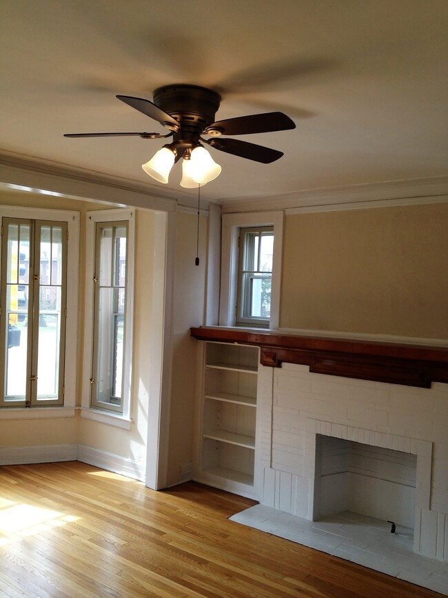 322-330 W Washington Blvd