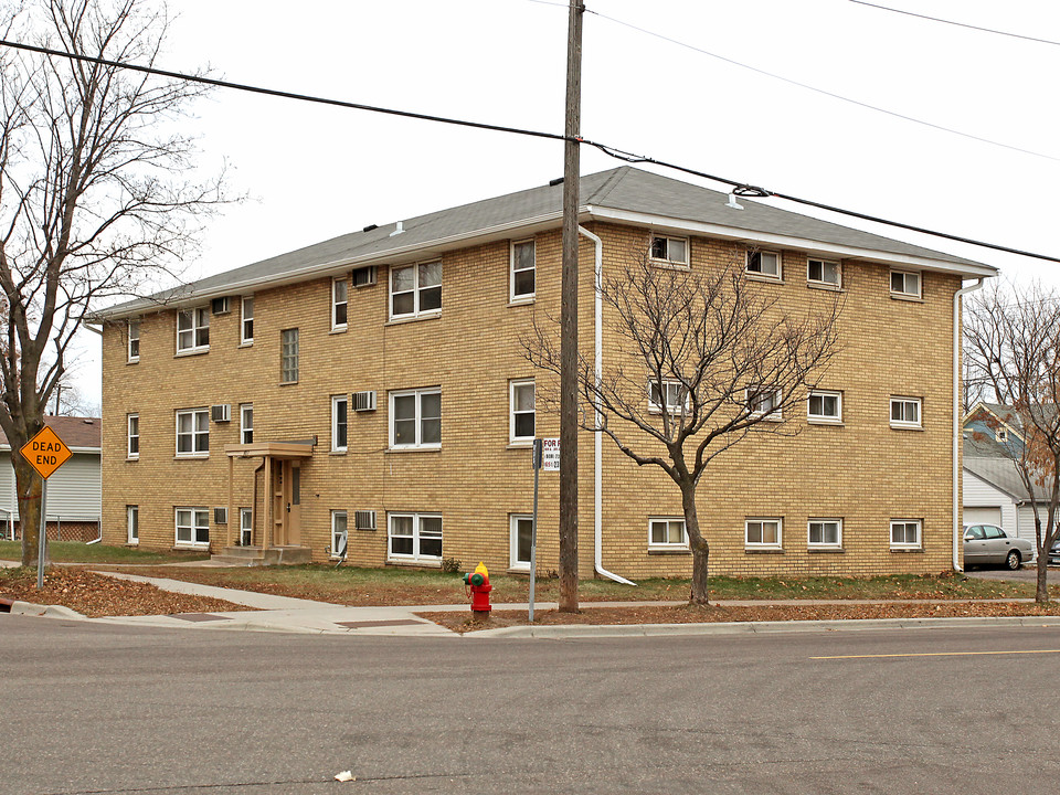 1051 Suburban Ave in St. Paul, MN - Building Photo