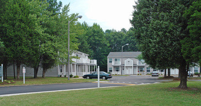 Laurel Woods in Ashland, VA - Building Photo - Building Photo