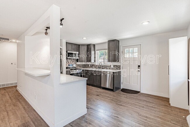 property at 1478 W Dakota Ave