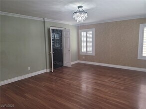 11078 Village Crest Ln in Las Vegas, NV - Building Photo - Building Photo