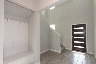 100 Flat Creek Ct in Georgetown, TX - Building Photo - Building Photo