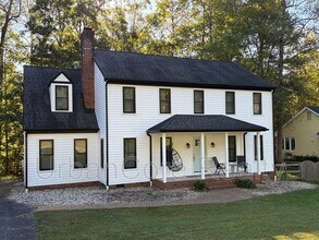 7949 Flag Tail Dr in Midlothian, VA - Building Photo - Building Photo
