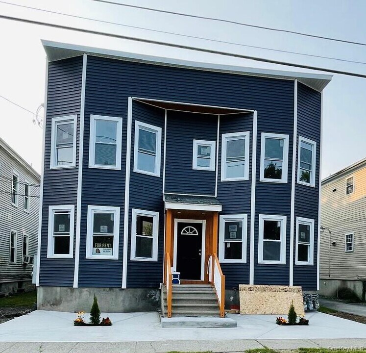 8 Morgan Ave in Poughkeepsie, NY - Building Photo