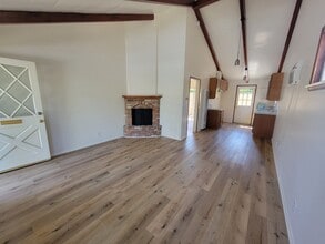 7249 Allott Ave, Unit 7249A in Van Nuys, CA - Building Photo - Building Photo