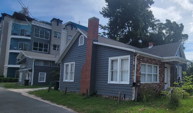 property at 924 SW 5th Ave