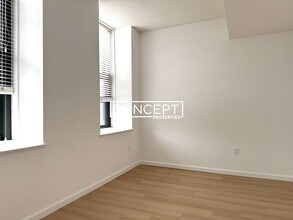 1200 Adams St, Unit 203 in Boston, MA - Foto de edificio - Building Photo