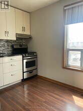 946 Ossington Ave in Toronto, ON - Building Photo - Building Photo