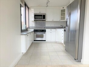 343 Hobron Ln in Honolulu, HI - Building Photo - Building Photo