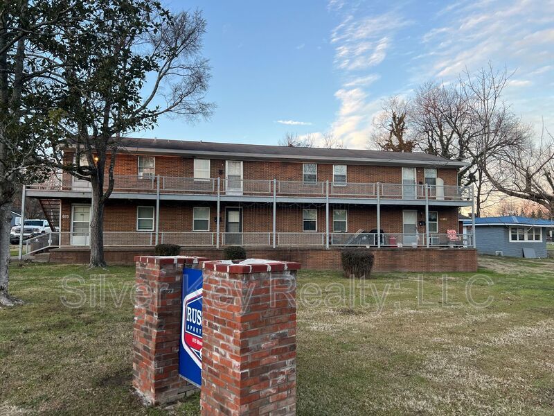 615 Monroe St in Madisonville, TN - Building Photo