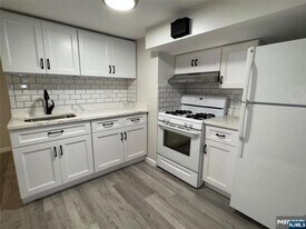 7307 Park Ave in North Bergen, NJ - Building Photo