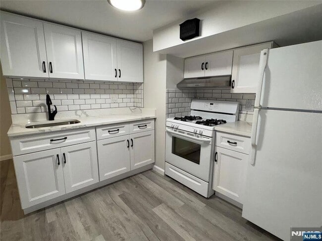 property at 7307 Park Ave