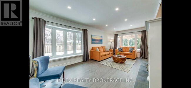 22 Sora Dr in Mississauga, ON - Building Photo - Building Photo