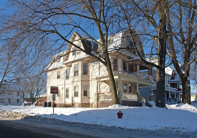 1473-1475 Albany Ave in Hartford, CT - Building Photo - Building Photo