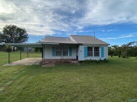 239 Cryer Rd in Hartselle, AL - Building Photo