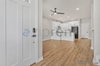 4111 SE Century Blvd in Hillsboro, OR - Building Photo - Building Photo
