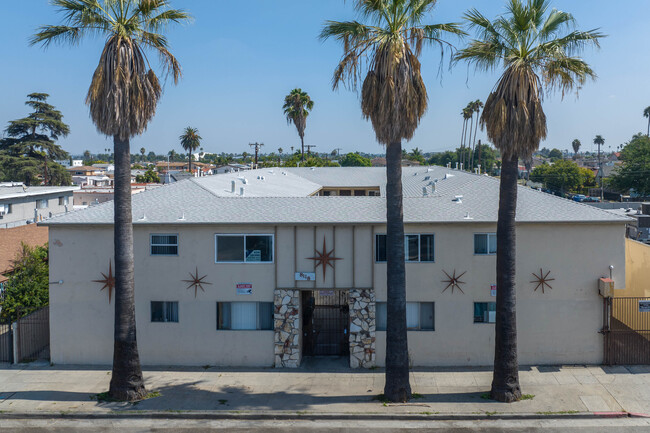 8118 S Western Ave in Los Angeles, CA - Building Photo - Building Photo