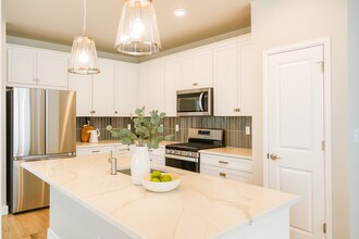 7118 Othello St in Castle Pines, CO - Building Photo - Building Photo