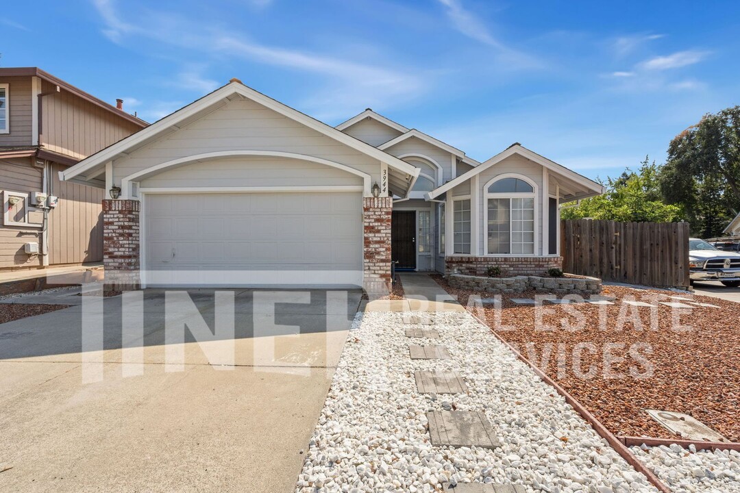 3944 Grey Livery Way in Antelope, CA - Building Photo