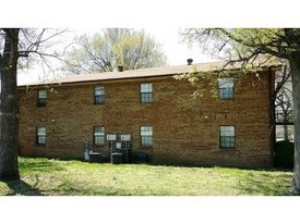 810-818 S West St in Sikeston, MO - Foto de edificio - Building Photo