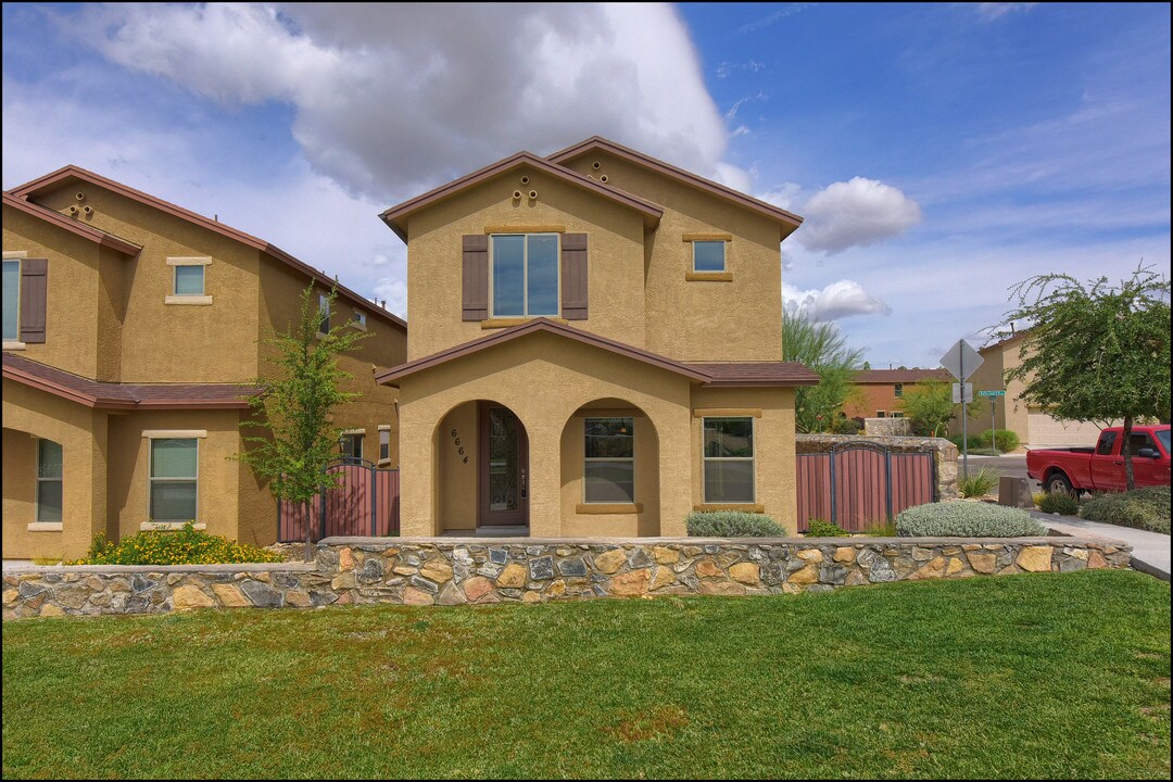 6664 Red Canyon Sage Ln in El Paso, TX - Building Photo