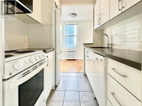 1545 Bathurst St in Toronto, ON - Building Photo - Building Photo