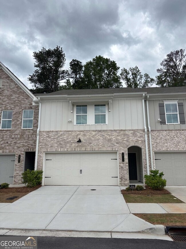 3880 Denton Dr