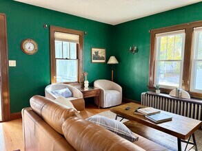 5 Franklin St in Brunswick, ME - Building Photo - Building Photo