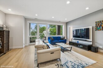 2149 W Belmont Ave in Chicago, IL - Building Photo - Building Photo