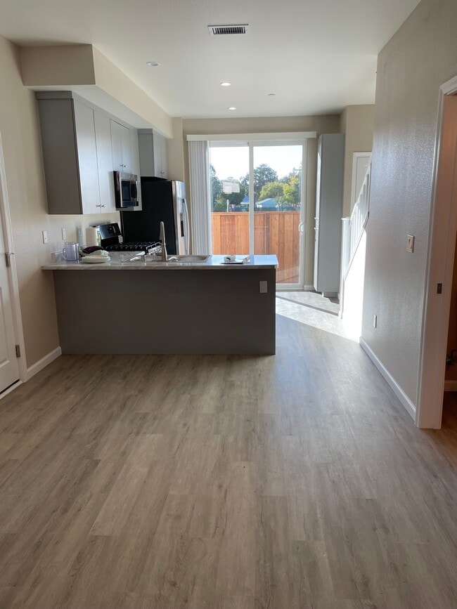 2097 Melia Dr in Santa Rosa, CA - Building Photo - Building Photo