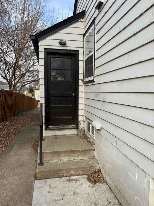 628 Garfield Ave-Unit -3 in North Mankato, MN - Building Photo
