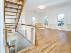 26 Summit Ave in Sea Cliff, NY - Building Photo - Building Photo