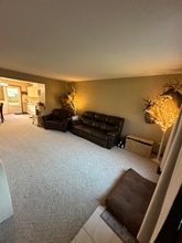 1115-1115 Duluth Ave N in Thief River Falls, MN - Building Photo - Building Photo