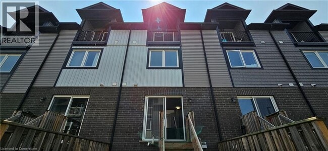 12 Poplar Dr in Cambridge, ON - Building Photo - Building Photo