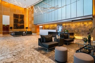 1331 Brickell Bay Dr in Miami, FL - Building Photo - Building Photo