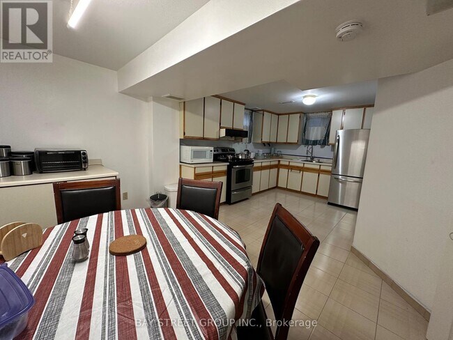 20 Ashdown Crescent in Richmond Hill, ON - Building Photo - Building Photo