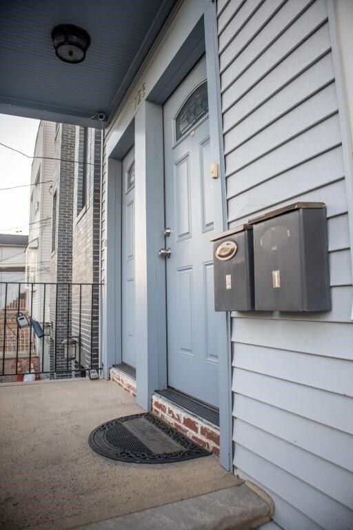 723 Garfield Ave-Unit -1 in Jersey City, NJ - Building Photo - Building Photo