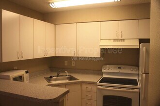 5016 Park Central Dr in Orlando, FL - Building Photo - Building Photo