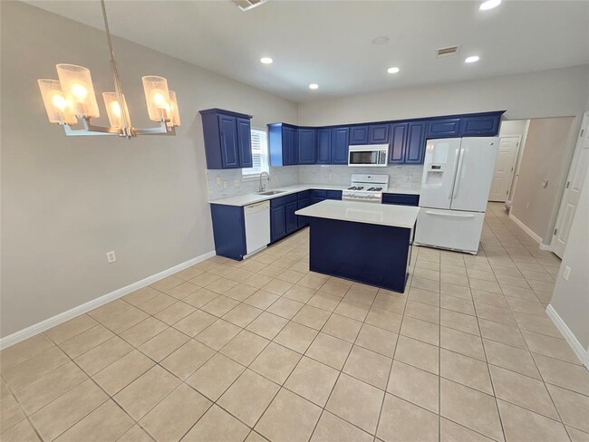 7509 Lazy Creek Dr in Austin, TX - Building Photo - Building Photo