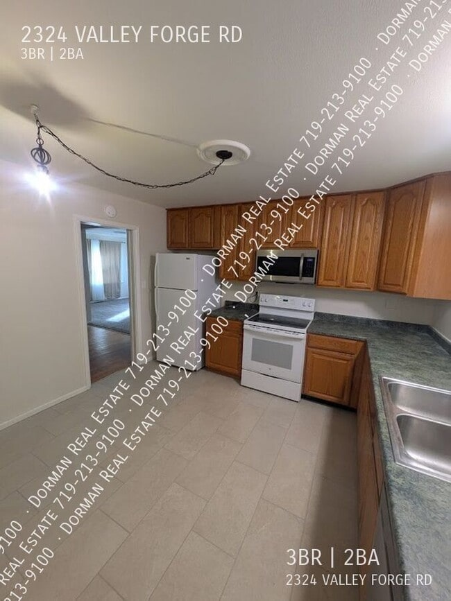 2324 Valley Forge Rd in Colorado Springs, CO - Building Photo - Building Photo