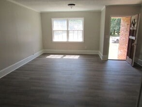 451 Robney Dr in Sumter, SC - Building Photo - Building Photo