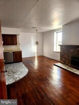 626 S 10th St in Philadelphia, PA - Building Photo