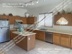 2165 W Olive Way in Chandler, AZ - Building Photo - Building Photo