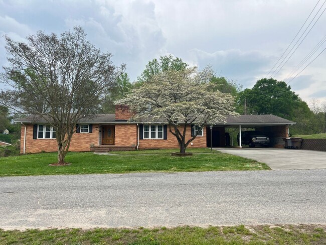 733 Pine St in Kannapolis, NC - Building Photo - Building Photo