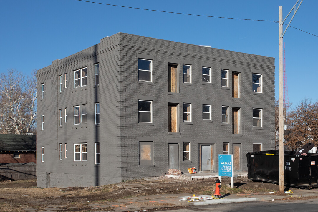 3618-3620 Troost Ave in Kansas City, MO - Building Photo