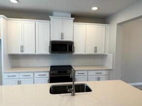 1395 Mount Royal Dr in St. Cloud, FL - Building Photo - Building Photo